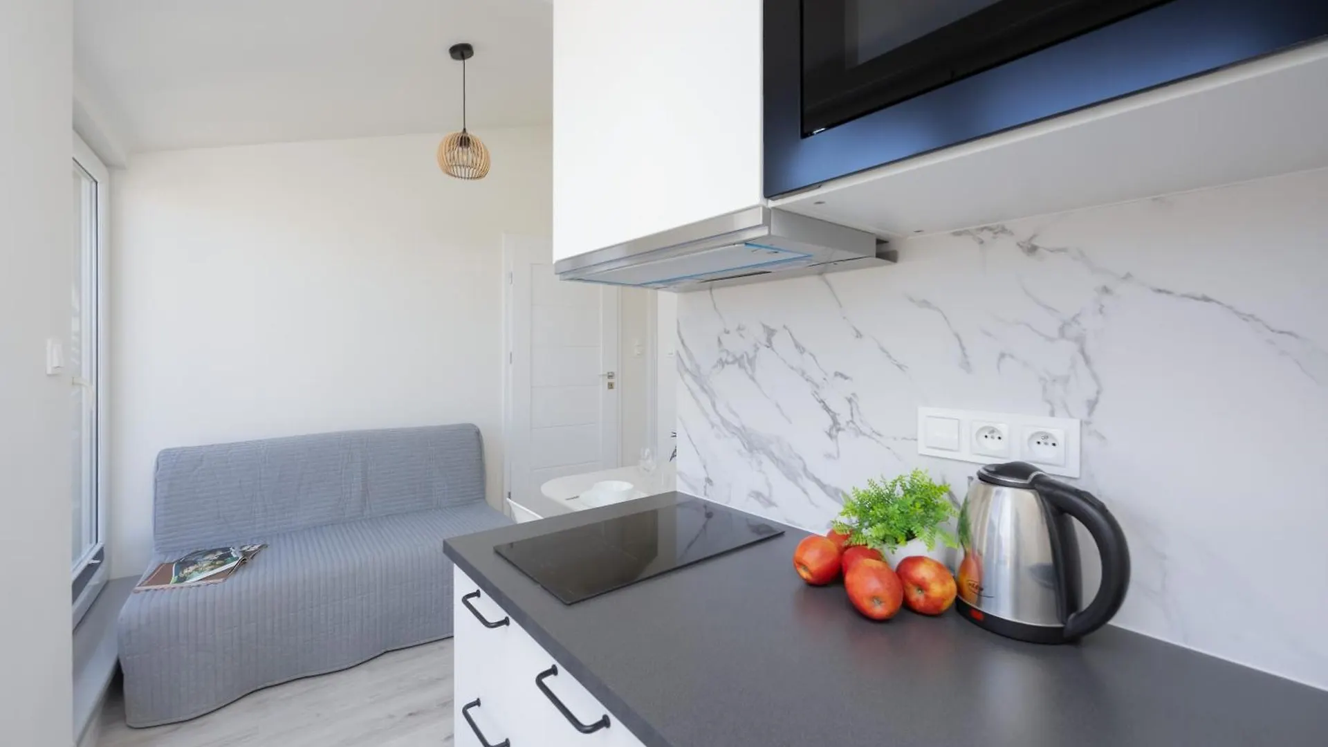Bright Apartments With Air Conditioning Near The Copernicus Science Center In Warsaw By Noclegi Renters 0*,  ポーランド