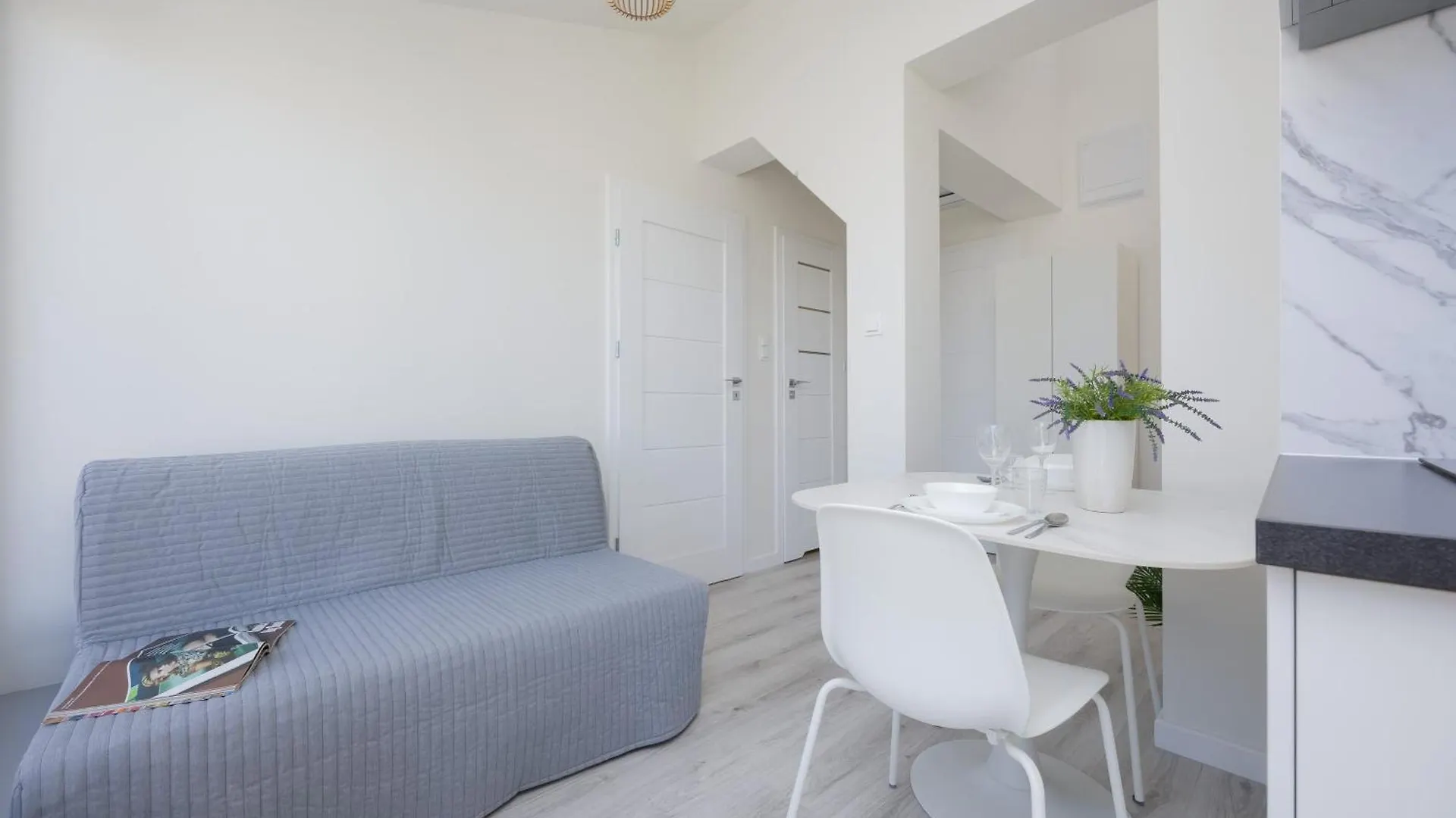 Bright Apartments With Air Conditioning Near The Copernicus Science Center In Warsaw By Noclegi Renters