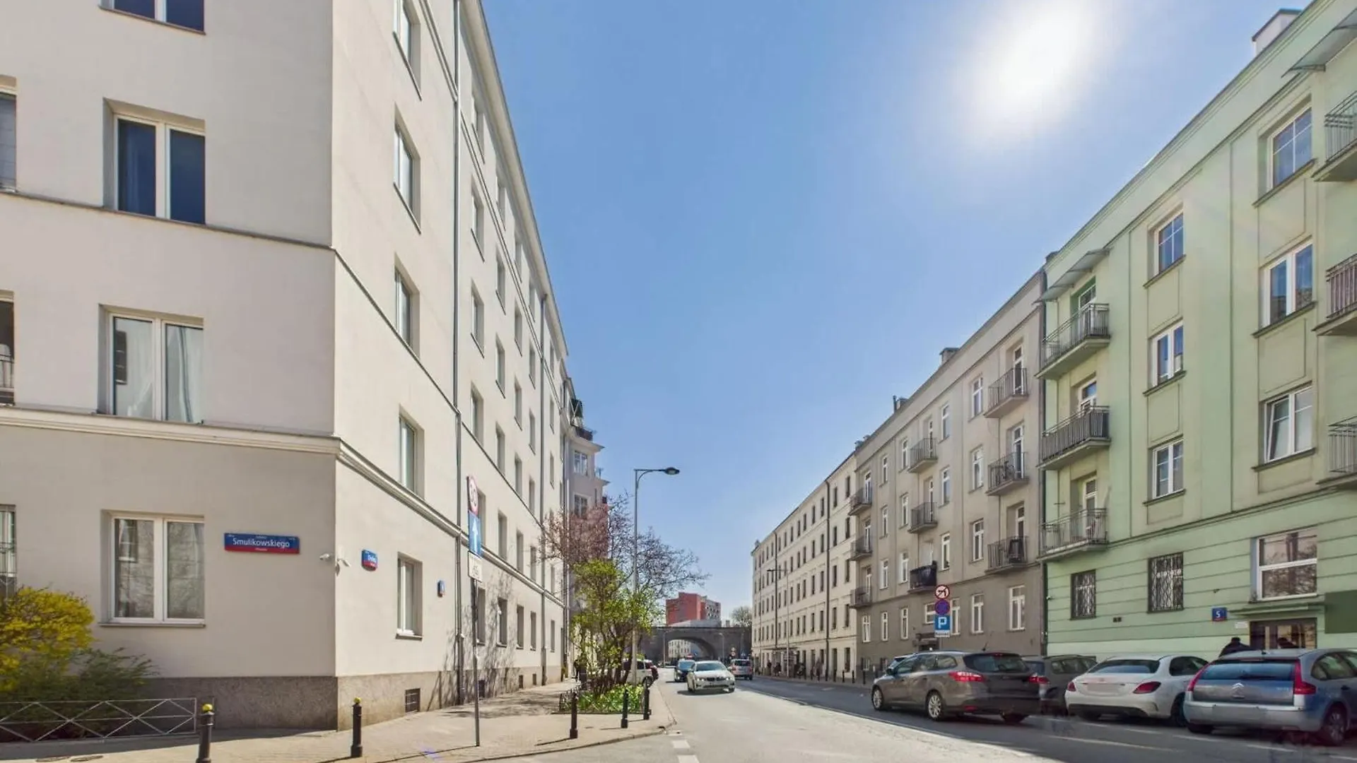 Bright Apartments With Air Conditioning Near The Copernicus Science Center In Warsaw By Noclegi Renters Poland