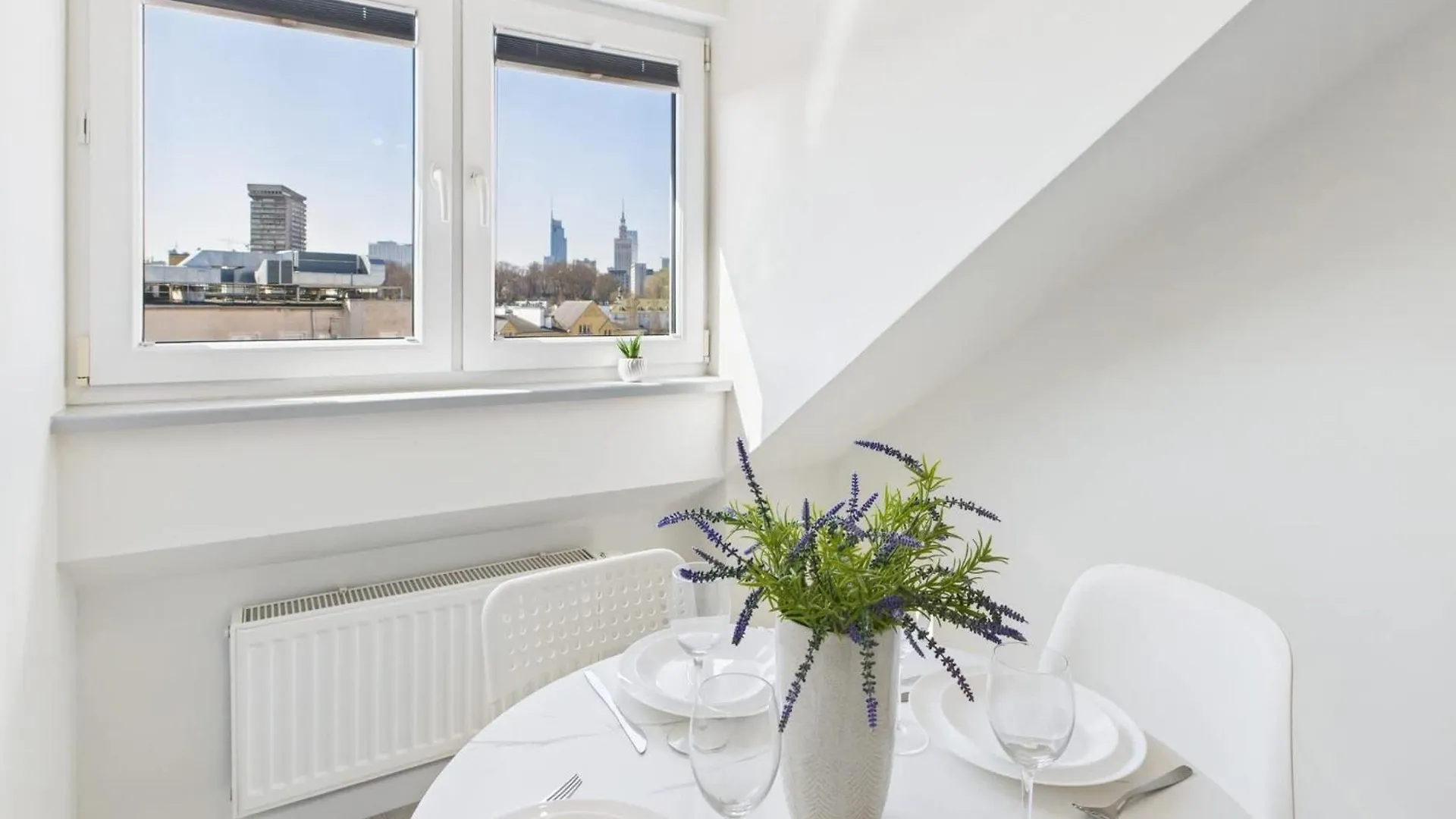 Bright Apartments With Air Conditioning Near The Copernicus Science Center In Warsaw By Noclegi Renters