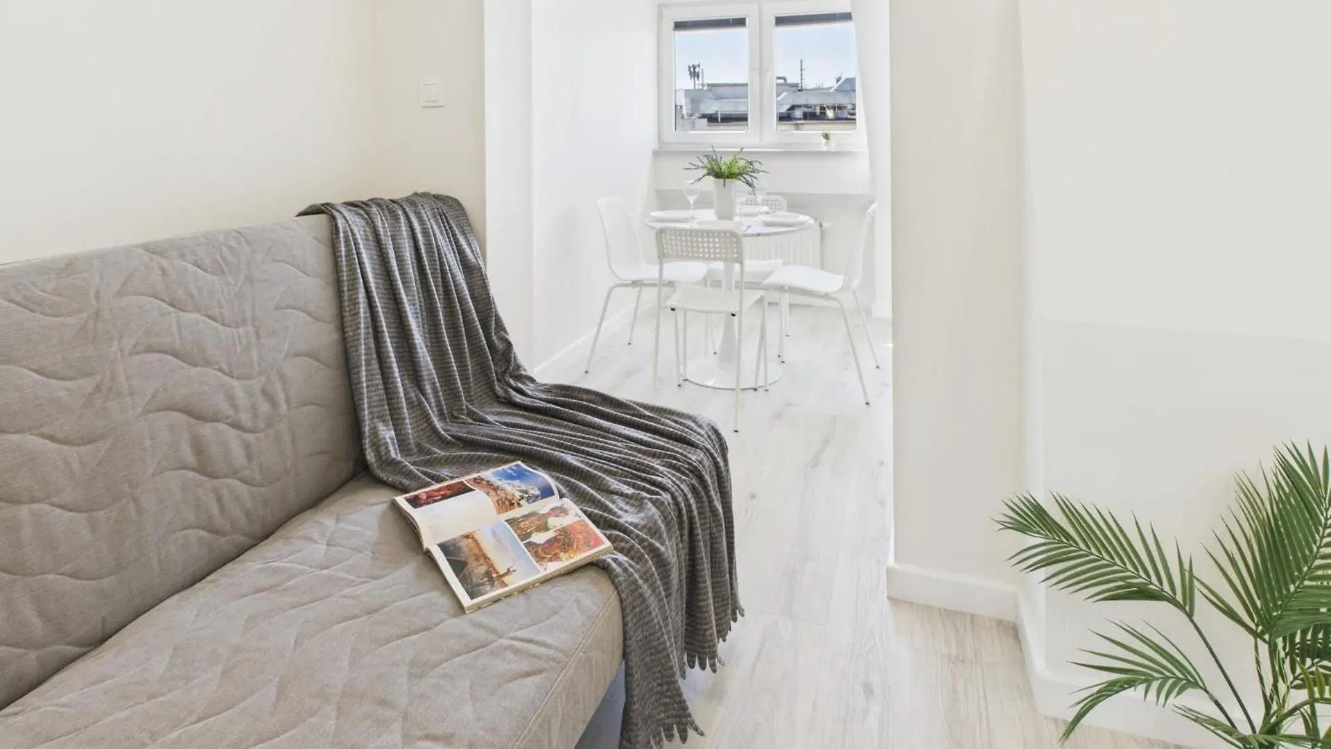Bright Apartments With Air Conditioning Near The Copernicus Science Center In Warsaw By Noclegi Renters 0*,  Poland