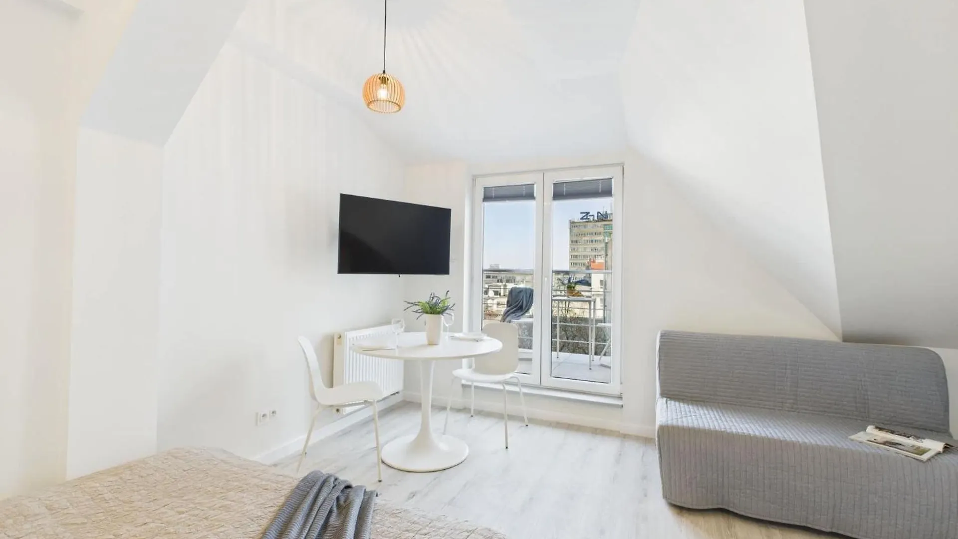 Bright Apartments With Air Conditioning Near The Copernicus Science Center In Warsaw By Noclegi Renters Poland