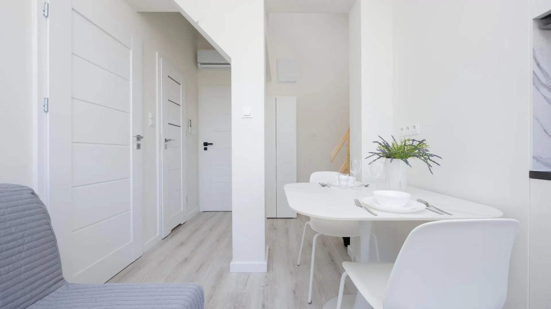 Bright Apartments With Air Conditioning Near The Copernicus Science Center In Warsaw By Noclegi Renters Poland