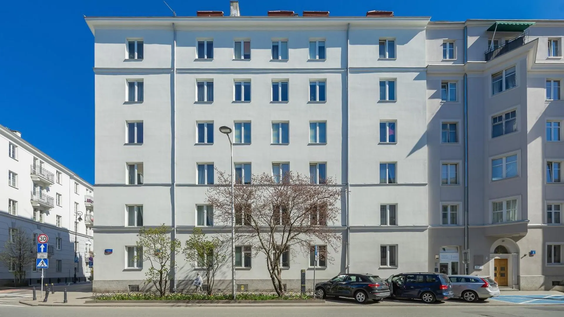Bright Apartments With Air Conditioning Near The Copernicus Science Center In Warsaw By Noclegi Renters Poland